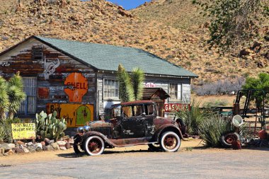 Rota 66 Arizona / Amerika Birleşik Devletleri - 04 29 2013: rota 66 Ari Oldtimer