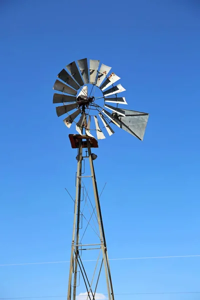 アリゾナ州の国道66号線の風車 — ストック写真