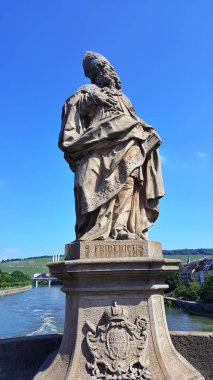 Wuerzburg birçok cazibe merkezine sahip Bavyera, Franconia bir şehirdir