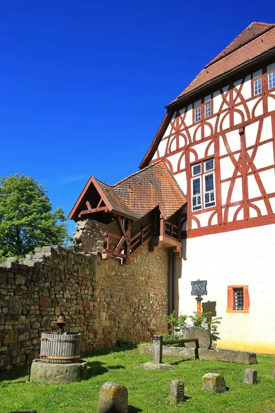 Tauberbischofeim的古老的半木制历史建筑 — 图库照片