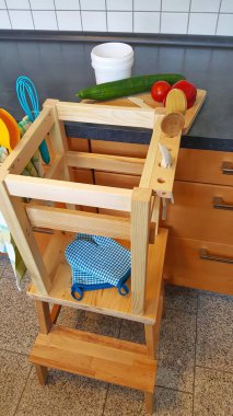 Küçük çocuklar için öğrenme kulesi