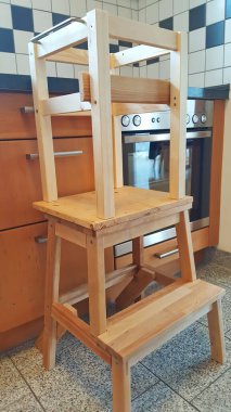 Küçük çocuklar için öğrenme kulesi