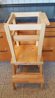 Küçük çocuklar için öğrenme kulesi