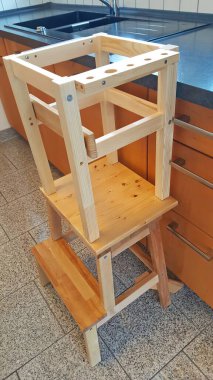 Küçük çocuklar için öğrenme kulesi