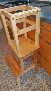 Küçük çocuklar için öğrenme kulesi