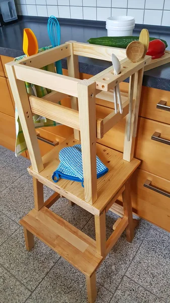 Küçük çocuklar için öğrenme kulesi