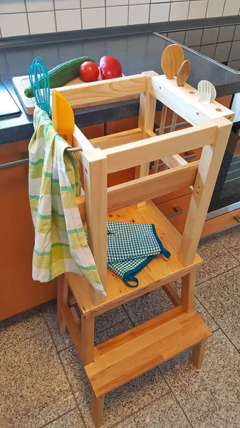 Küçük çocuklar için öğrenme kulesi