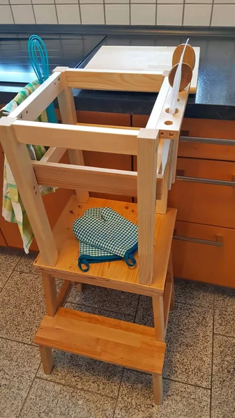 Küçük çocuklar için öğrenme kulesi