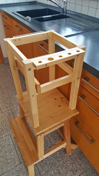 Küçük çocuklar için öğrenme kulesi