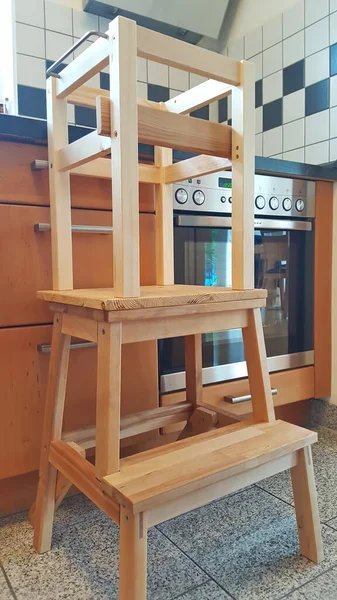 Küçük çocuklar için öğrenme kulesi