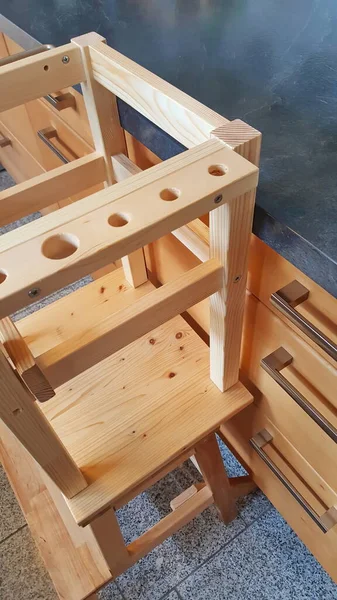 Küçük çocuklar için öğrenme kulesi