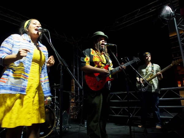 Honolulu Stycznia 2017 Guidance Band Śpiew Dżemy Scenie Mai Tai — Zdjęcie stockowe