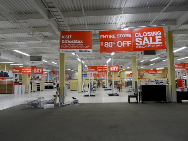 Honolulu January 2016 Officemax Honolulu Store Closing Sale Featuring Entire — Stock Photo, Image