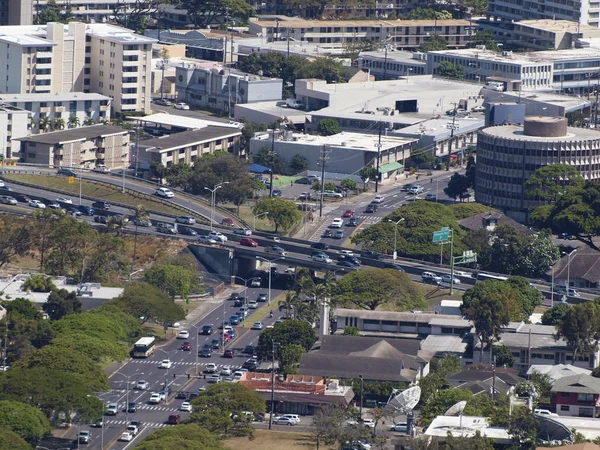 ホノルル街並み 高速道路陸橋 モイリイリや建物 ハワイ オアフ島のホノルル 2015 航空写真ビュー — ストック写真