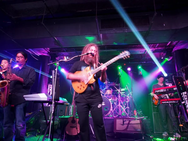 Гонолулу Января 2017 Года Mike Love Band Играет Музыку Помещении — стоковое фото