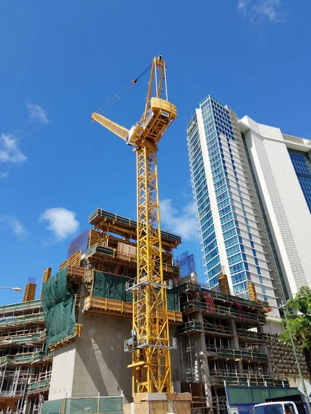 Waikiki Settembre 2016 Construction Crane Aiuta Costruire Torre Lusso Delle — Foto Stock