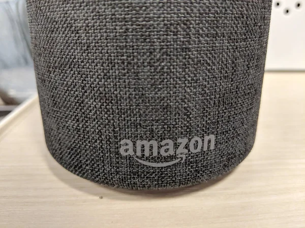 Honolulu Maret 2018 Logo Amazon Pada Echo Generasi Pembicara Cerdas — Stok Foto