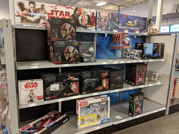 ホノルル 2018 スター ウォーズとトール ラグナロク玩具が Best Buy の展示 — ストック写真