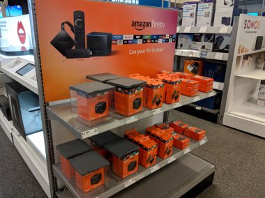 Honolulu - 8 Temmuz 2018: Amazon yangın Tv 'Tv ekranında yapabilir miyim?' soran ekran en iyi satın almak stok.