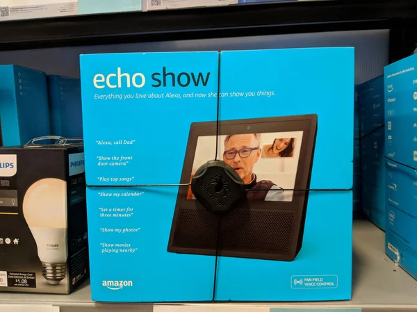 Гонолулу Июля 2018 Года Echo Show Phillips Hue Best Buy — стоковое фото