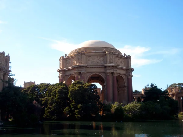 Palace Fine Arts Dome Lake San Francisco Clear Sky Monumental — Stock Photo, Image