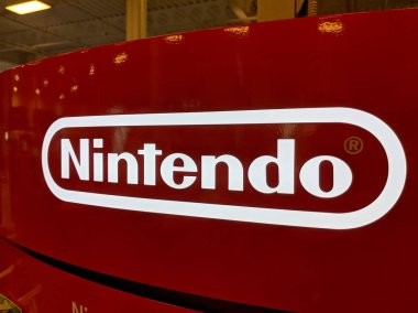 Honolulu - 7 Eylül 2018: Nintendo kırmızı ve beyaz Logo en iyi satın almak stok içinde. Nintendo Co, Ltd bir Japon çokuluslu tüketici elektroniği ve Kyoto Merkezi video oyun şirketi var. Nintendo dünyanın en büyük video oyun co biridir