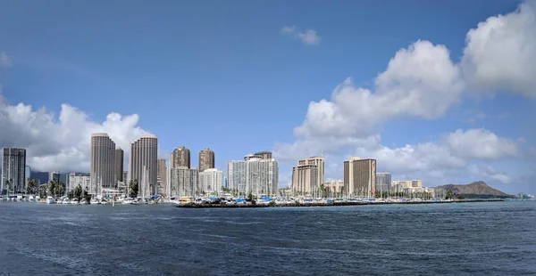 Skyline Waikiki Diamond Head Ciągu Dnia Jachtów Łodzi Porcie Ala — Zdjęcie stockowe