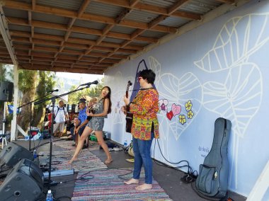 Oahu - 28 Mayıs 2017: Taimane ve Oahu kuzey kıyısında Hawaii Polo Kulübü'nde oynayan Grup.