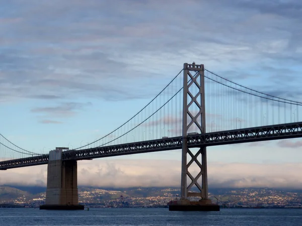 San Francisco Lado Bay Bridge Com Oakland Distância Dia Claro — Fotografia de Stock