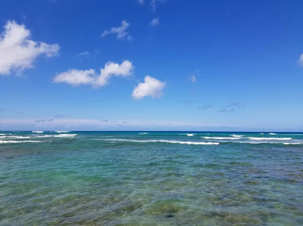Мелкие Океанские Воды Вайкики Смотрящие Тихий Океан — стоковое фото
