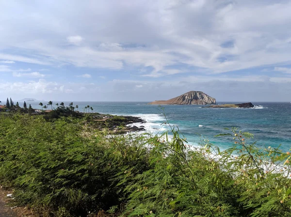 Ilha Manana e Ilha Kaohikaipu ao largo da costa — Fotografia de Stock