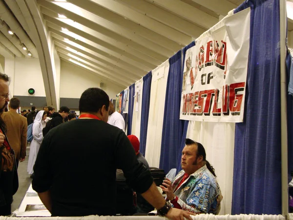 El Honky Tonk Man habla con los fans en el evento — Foto de Stock