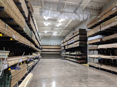 Lowe's Ev Geliştirme mağaza içinde Satılık Ahşap Kereste ows