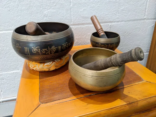 Sound bowls on display inside Yoga Studio — Stock Photo, Image