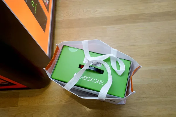 Just Sold Xbox One in Bag inside Microsoft Store — Stock Photo, Image