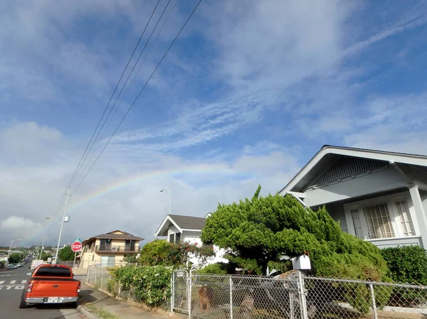 Regenboog over Kapahulu — Stockfoto
