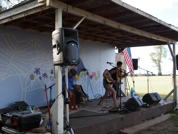 Taimane en band spelen bij Hawaii Polo Club — Stockfoto