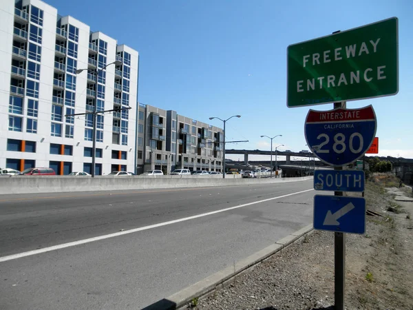 Motorväg ingång Interstate 280 södra Kalifornien i Mission Bay — Stockfoto