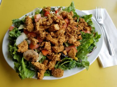 Tofu Güç Chopper Salatası