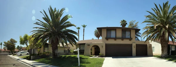 Las Vegas Home Large Royal Palms Three Car Garage Taken — Stock Photo, Image