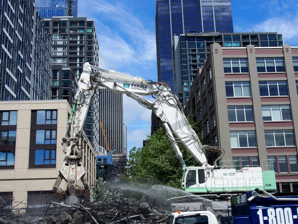 Bulldozers trabaja en la demolición de la Ruta Estatal 99 a lo largo de Seattl — Foto de Stock