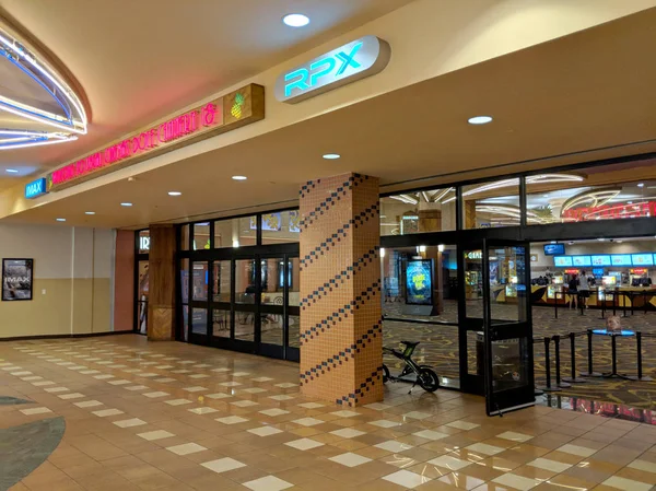 Entrance to Movie Theater Regal Dole Cannery IMAX & RPX — Stock Photo, Image