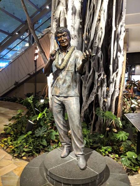 Don ho Statue auf dem internationalen Marktplatz — Stockfoto