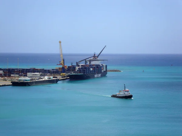 Honolulu Maio 2010 Aeronáutica Porto Honolulu Com Barco Rebocador Movendo — Fotografia de Stock