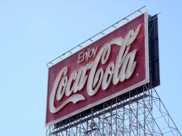 San Francisco Czerwca 2009 Ciesz Się Coca Cola Neon Sign — Zdjęcie stockowe