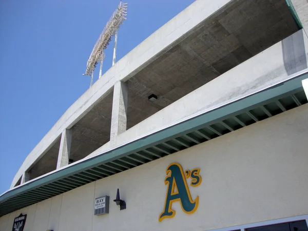 Oakland Junio 2010 Logo Oakland Coliseum Stadium Durante Día — Foto de Stock