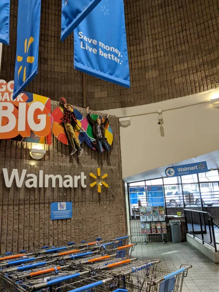 Honolulu June 2018 Interior Walmart Department Store Shopping Carts Entrance — Stock Photo, Image