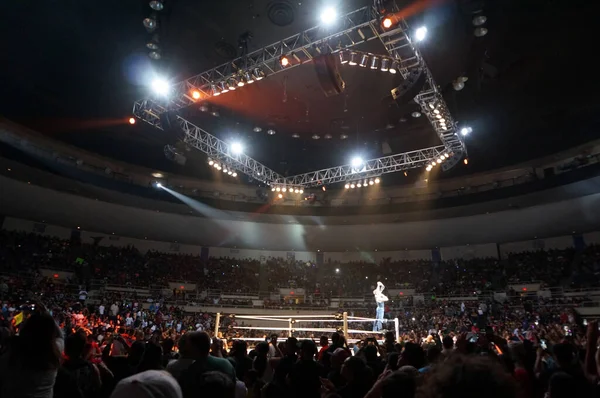 Honolulu Czerwca 2016 Wwe Wrestler Dean Ambrose Stoi Górze Liny — Zdjęcie stockowe