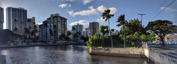 Ala Wai Canal Hotéis Condomínios Coqueiros Bom Dia Waikiki Oahu — Fotografia de Stock