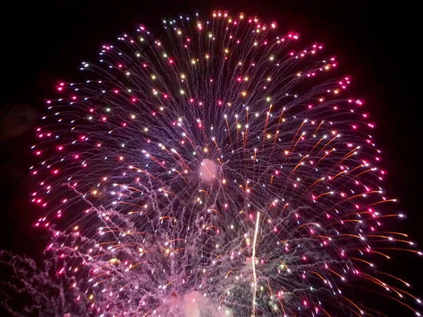 Honolulu Junio 2019 Friday Night Waikiki Fireworks Purple Color Burst —  Fotos de Stock